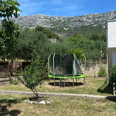 Olive Garden Retreat Апартаменти Каштела