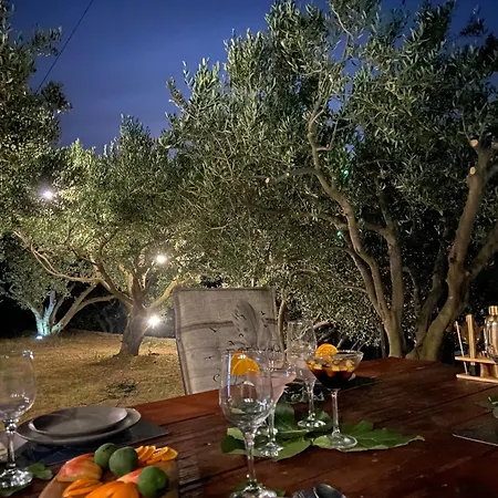 Olive Garden Retreat Апартаменти *